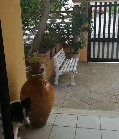 Dei Mille Colori Con Ampio Giardino Adatta Ai Vostri Amici A Quattro Zampe Holiday home *