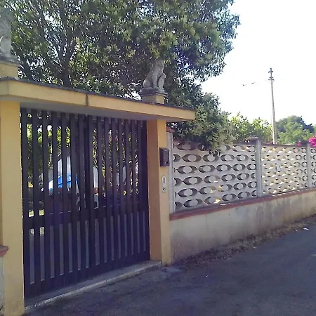 Holiday home Dei Mille Colori Con Ampio Giardino Adatta Ai Vostri Amici A Quattro Zampe San Foca