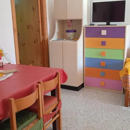 Dei Mille Colori Con Ampio Giardino Adatta Ai Vostri Amici A Quattro Zampe * San Foca